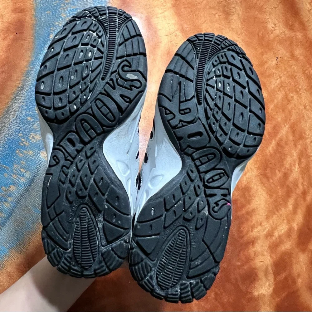 Brooks High Top Sneakers
